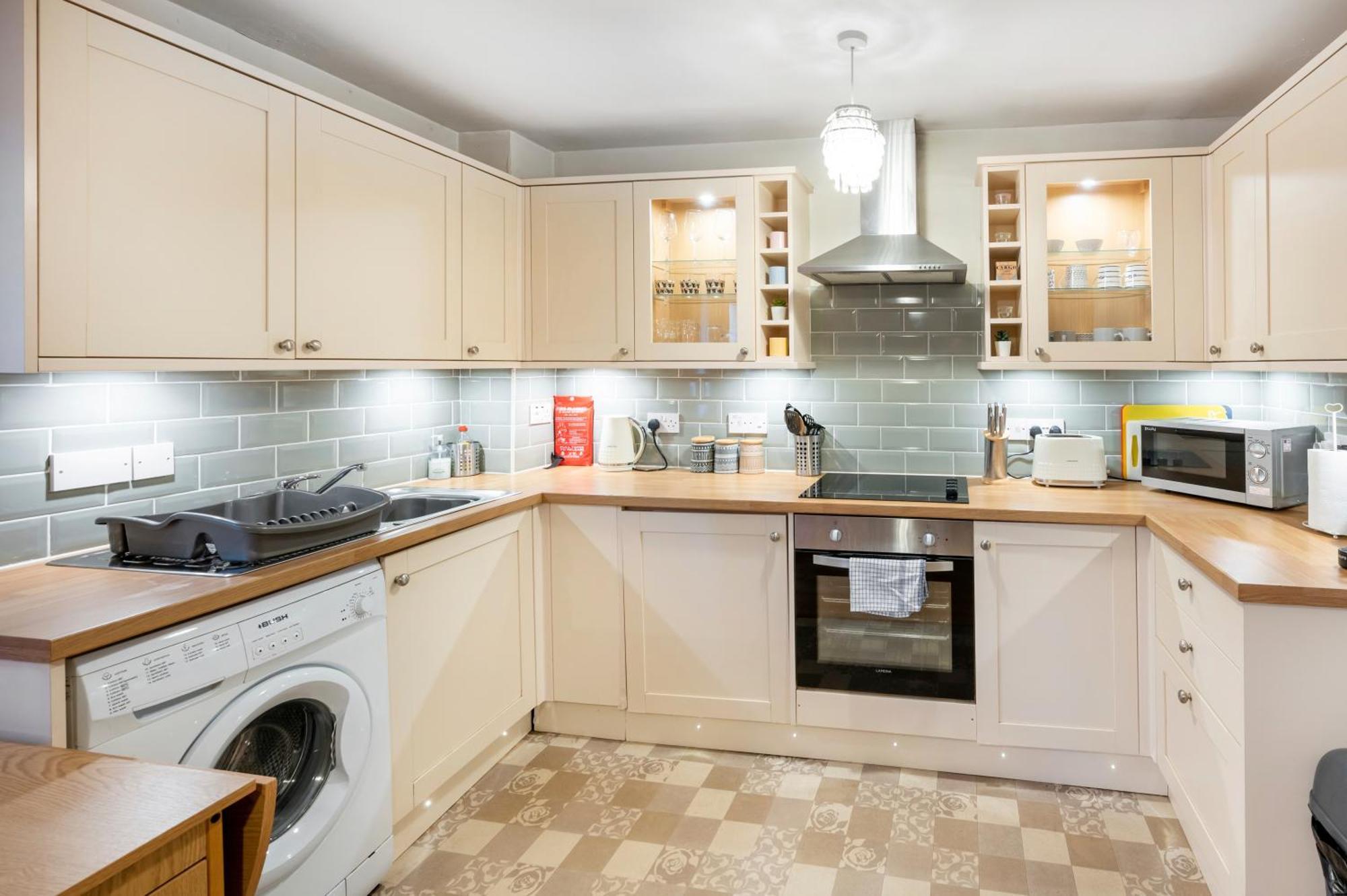Charming 1Br Apartment Close To Centre With Free Parking Обан Екстер'єр фото
